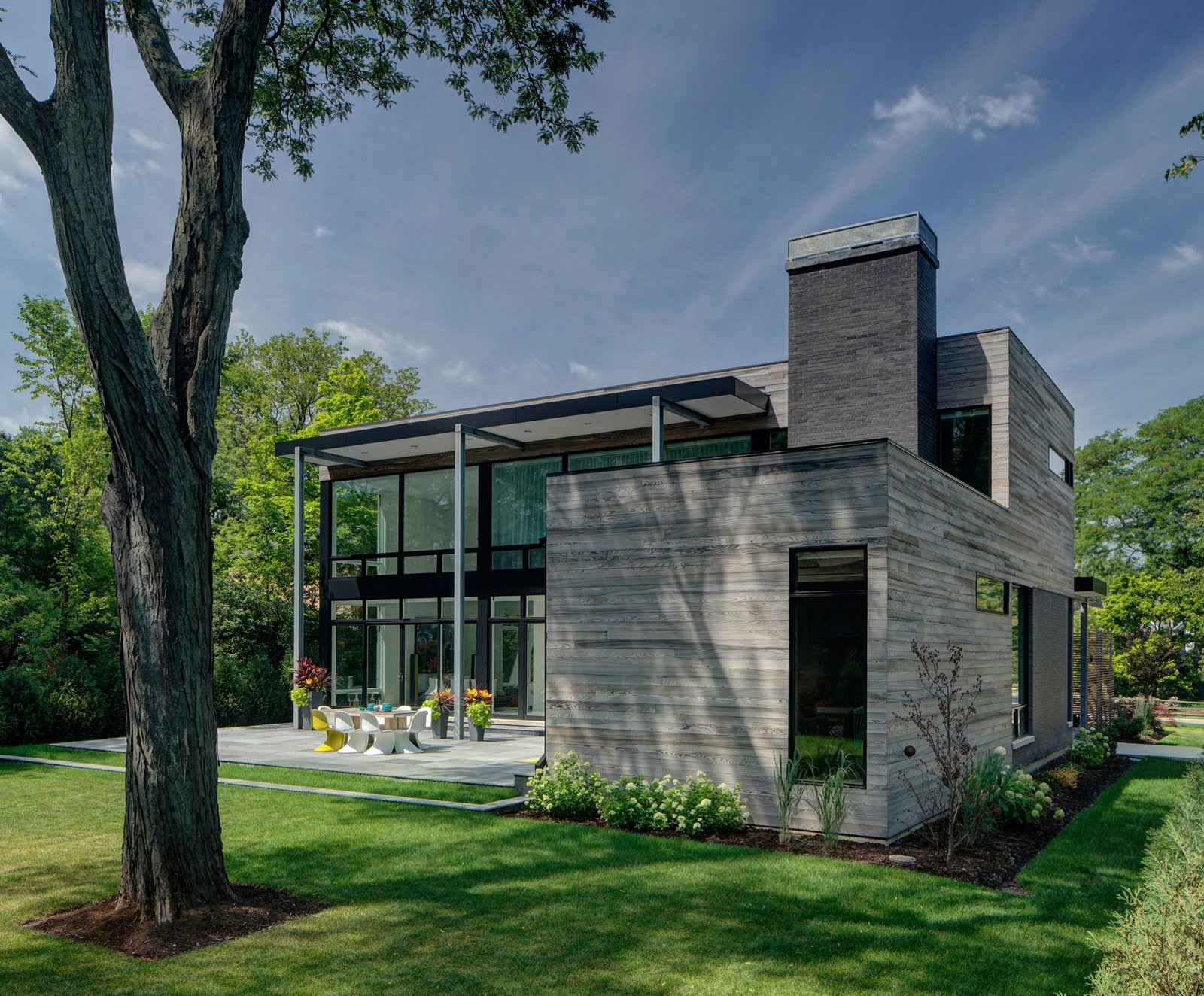 Elmhurst Residence — image 2