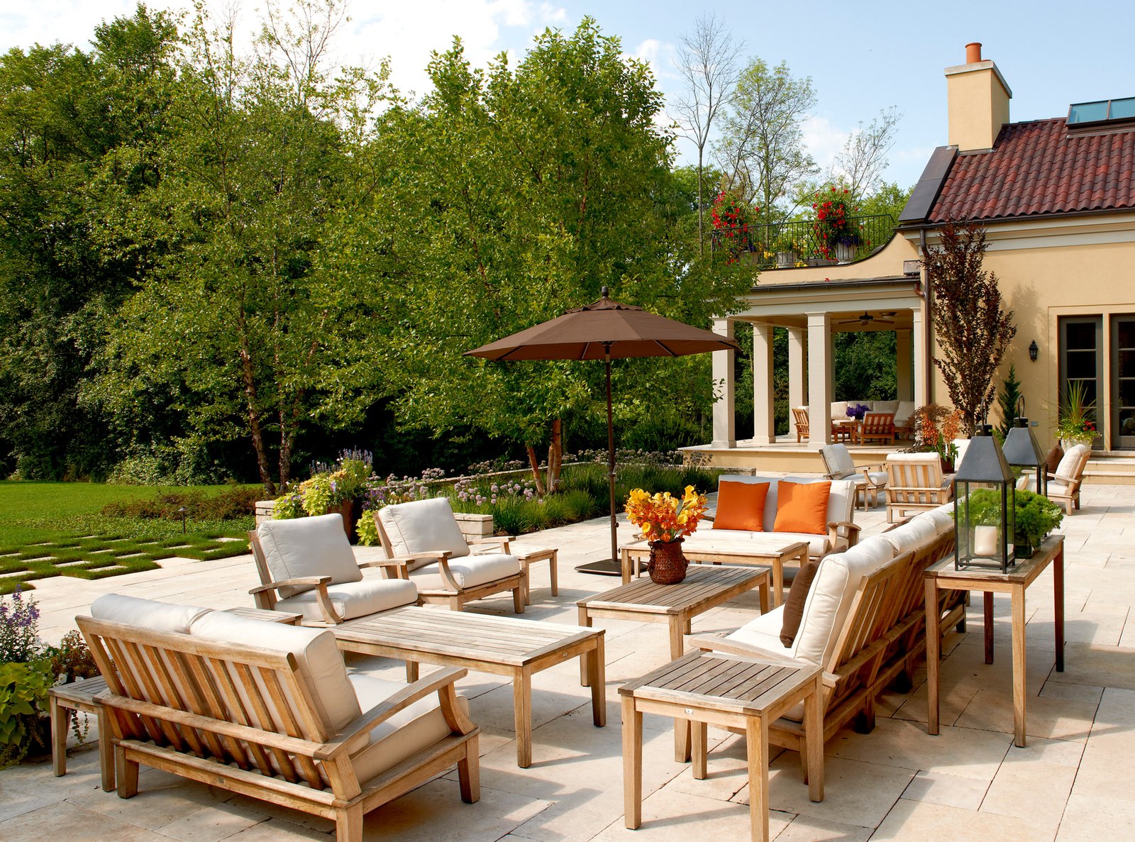 Lake Forest Estate — image 17