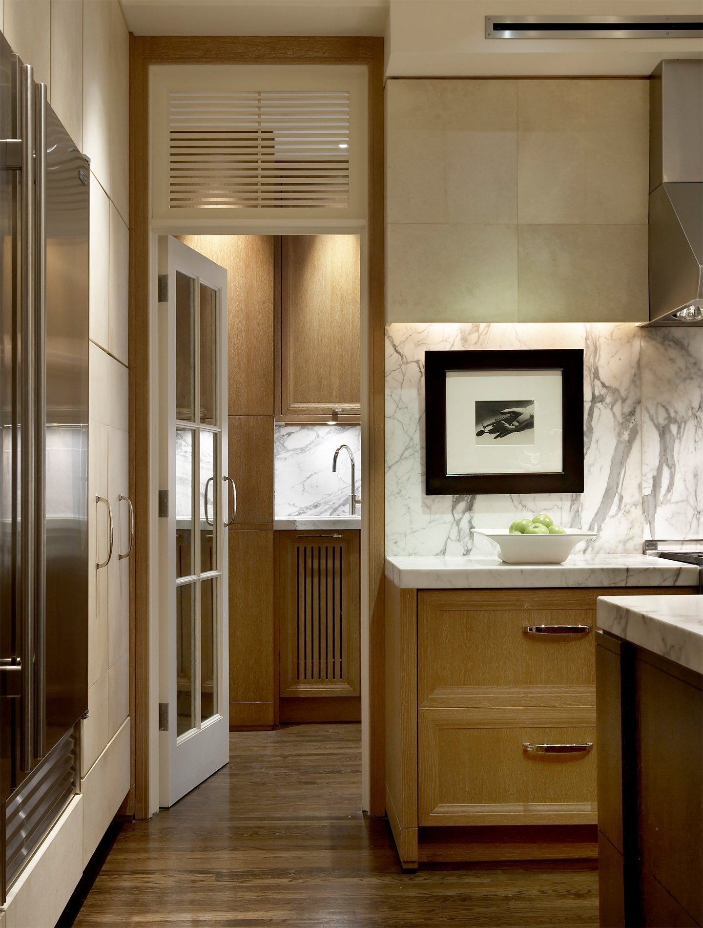 Lake Shore Drive Apartment — image 4